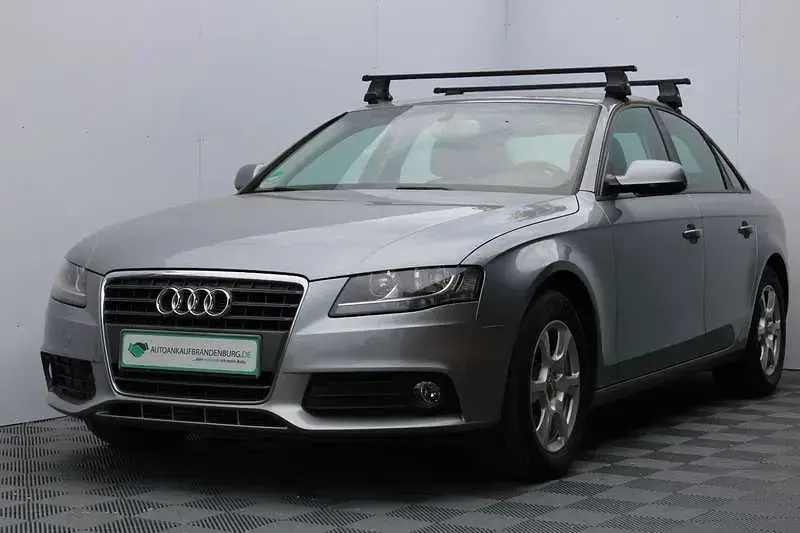 Gebraucht Audi A4 Attraction 143 PS (105 kW) 2011 Grau Limousine