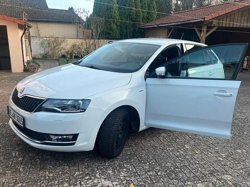 Gebraucht Skoda Rapid Clever 110 PS (80 kW) 2018 Weiß Kleinwagen