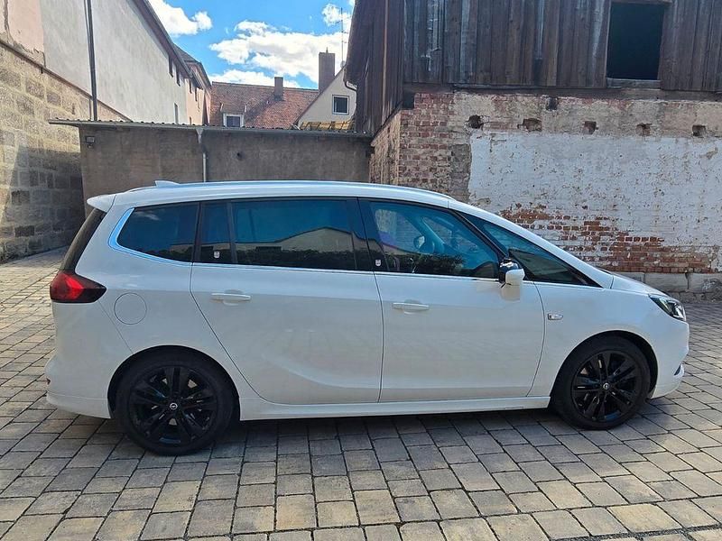 Gebraucht Opel Zafira Tourer 170 PS (125 kW) 2017 Weiß Van / Kleinbus