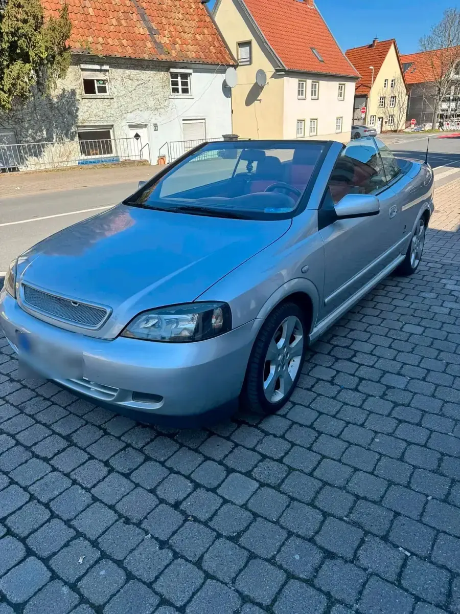 Używany Opel Astra Cabriolet 125 KM (91 kW) 2005 Srebrny Kabriolet