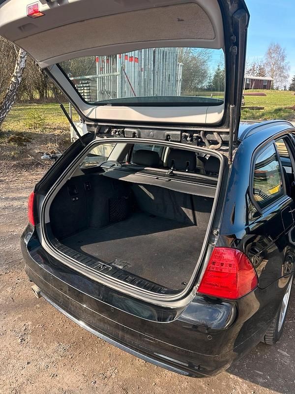 Usata BMW 320 184 CV (135 kW) 2012 Nero Station wagon