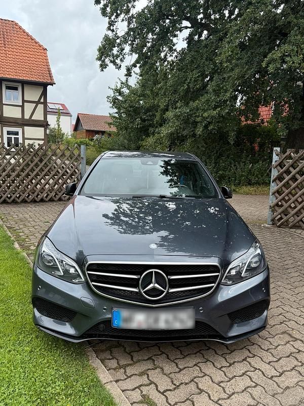 Andere farben Gebraucht 2015 Mercedes 220 Limousine | 15.000 € (Fairer Preis) - Bild 1/4