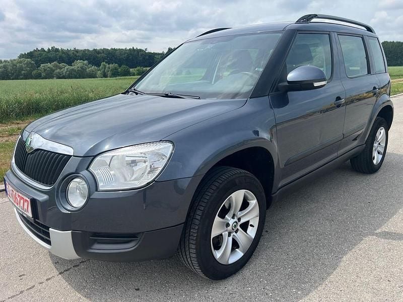 Grau Gebraucht 2009 Skoda Yeti Ambition SUV | 2.800 € (Superpreis) - Bild 1/4