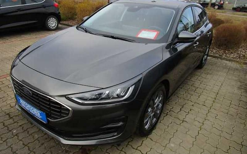 Gebraucht Ford Focus Titanium 125 PS (91 kW) 2023 Grau Kombi