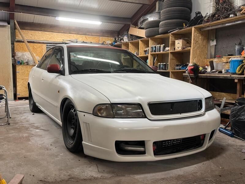 Weiß Gebraucht 1995 Audi A4 Limousine | 600 € - Bild 1/4