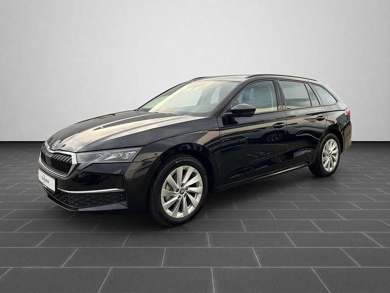 Blackmagic perleffekt (metallic) Gebraucht 2025 Skoda Octavia Selection Limousine | 29.900 € (Guter Preis) - Bild 1/4