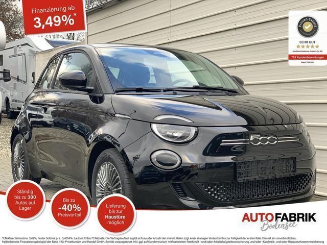 Schwarz onyx schwarz Gebraucht 2022 Fiat 500e Icon Kleinwagen | 17.990 € (Fairer Preis) - Bild 1/4