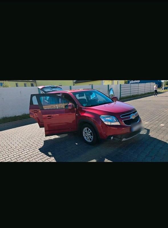 Rot Gebraucht 2012 Chevrolet Orlando Van / Kleinbus | 4.300 € (Fairer Preis) - Bild 1/4