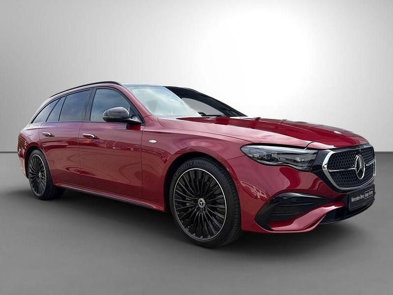 Gebraucht Mercedes E300 AMG 313 PS (230 kW) 2025 Rot Kombi