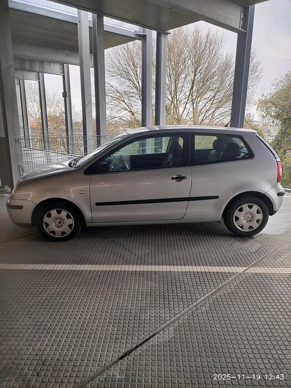 Silber Gebraucht 2002 VW Polo Kleinwagen | 1.250 € - Bild 1/3