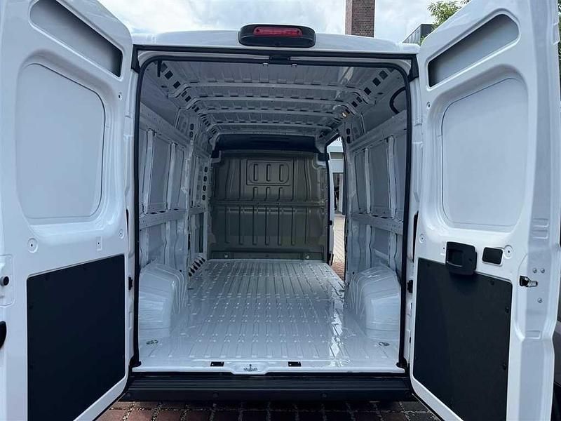 Gebraucht Opel Movano 140 PS (102 kW) 2024 Weiss Van