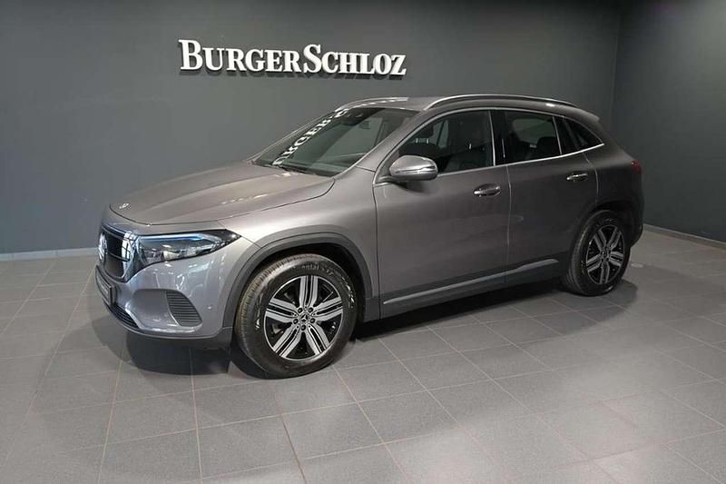 Grau metalliclack mountaingrau Gebraucht 2023 Mercedes EQA250 Advanced SUV | 29.900 € (Fairer Preis) - Bild 1/3