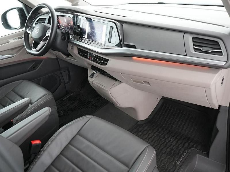 Gebraucht VW Multivan Life 204 PS (150 kW) 2024 Deep black Van
