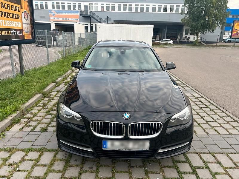 Schwarz Gebraucht 2014 BMW 520 Kombi | 7.000 € (Superpreis) - Bild 1/4