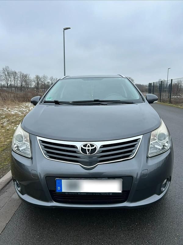 Gebraucht Toyota Avensis T2 150 PS (110 kW) 2011 Grau Kombi