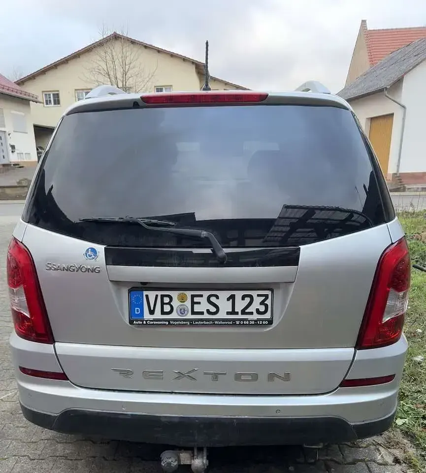 Gebraucht SsangYong Rexton Sapphire 181 PS (133 kW) 2018 Silber SUV