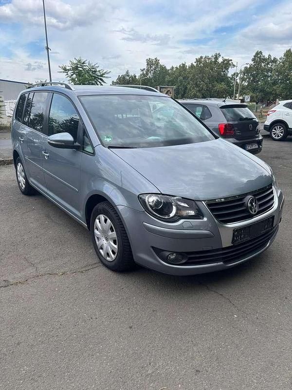 Grau Gebraucht 2010 VW Touran Van / Kleinbus | 3.000 € (Superpreis) - Bild 1/4