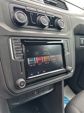 Gebraucht VW Caddy Trendline 75 PS (55 kW) 2018 Grau metallic Van / Kleinbus