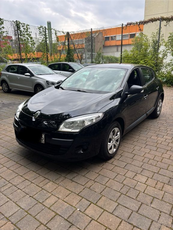 Schwarz Gebraucht 2011 Renault Mégane III Authentique Limousine | 3.100 € (Guter Preis) - Bild 1/4