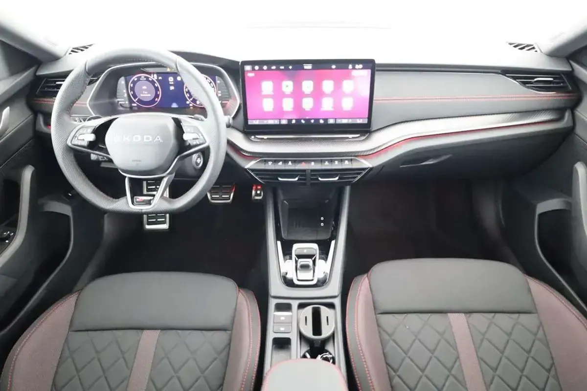 Neu Skoda Octavia RS 265 PS (194 kW) 2025 Grau Kombi