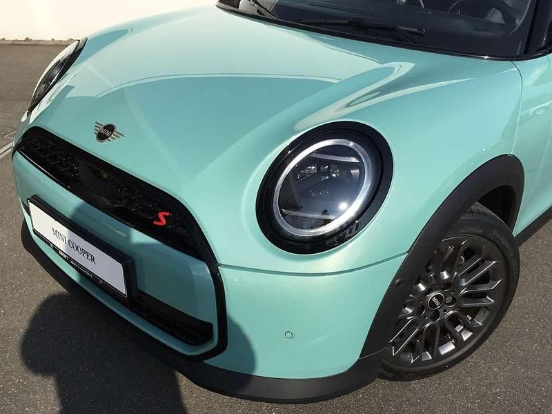 Gebraucht Mini Cooper S Coupé Classic 204 PS (150 kW) 2024 Ocean wave green Coupé