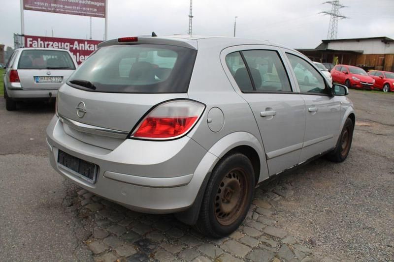 Gebraucht Opel Astra Edition 90 PS (66 kW) 2006 Silber Limousine