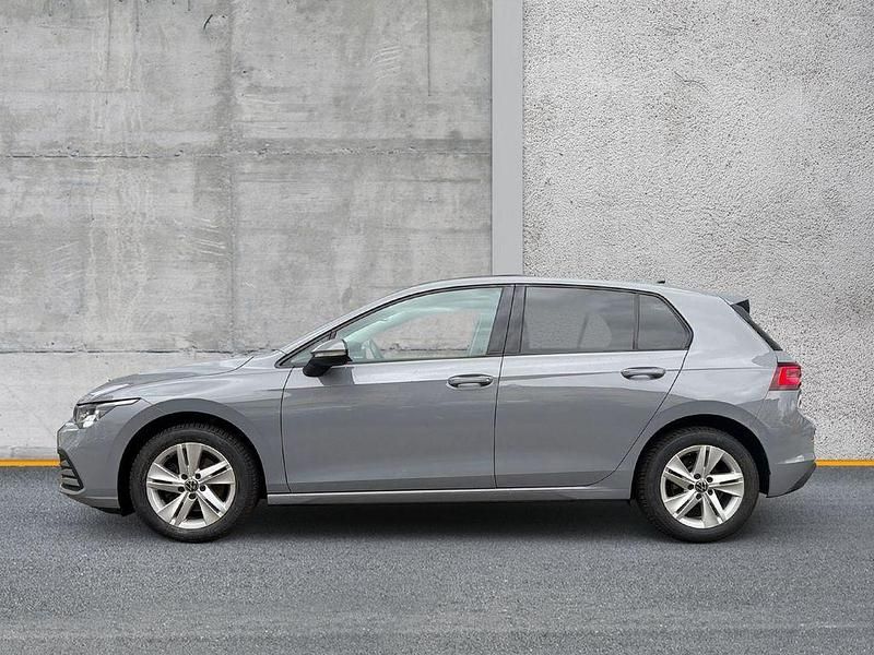 Gebraucht VW Golf VIII Pro 131 PS (96 kW) 2020 Außenfarbe: Limousine