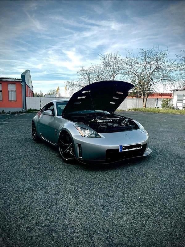 Grau Gebraucht 2004 Nissan 350Z Coupé | 13.900 € (Fairer Preis) - Bild 1/4