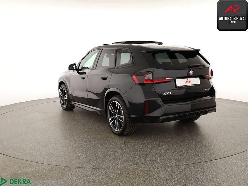 Gebraucht BMW iX1 M Sport 230 kW (313 PS) 2023 Black sapphire SUV