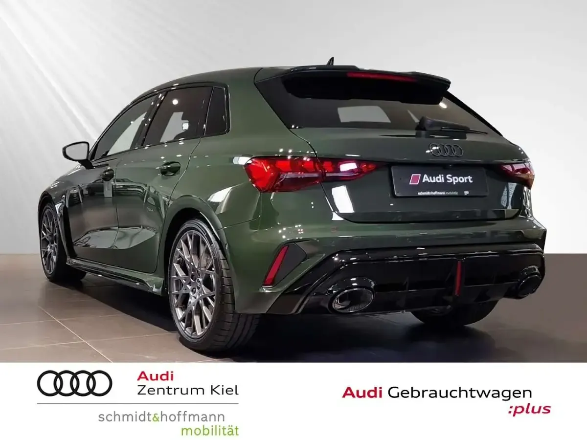 Neu Audi RS3 Sport 400 PS (294 kW) 2026 Individuallackierungen audi ex Limousine