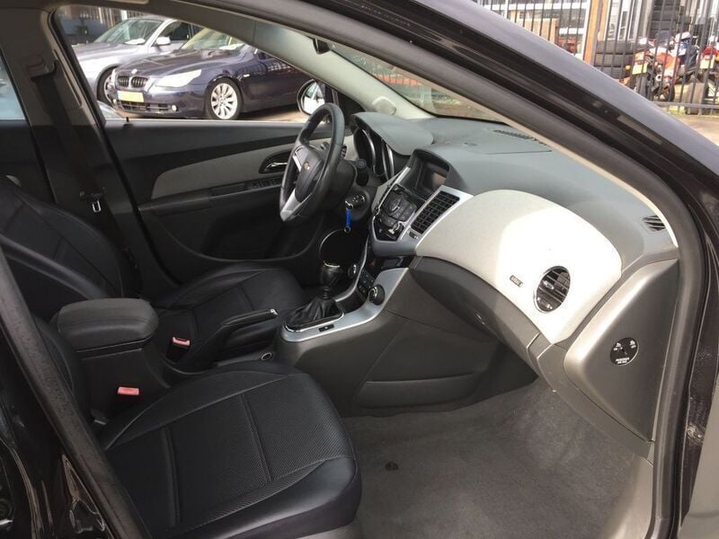 Gebraucht Chevrolet Cruze 113 PS (83 kW) 2012 Schwarz Limousine