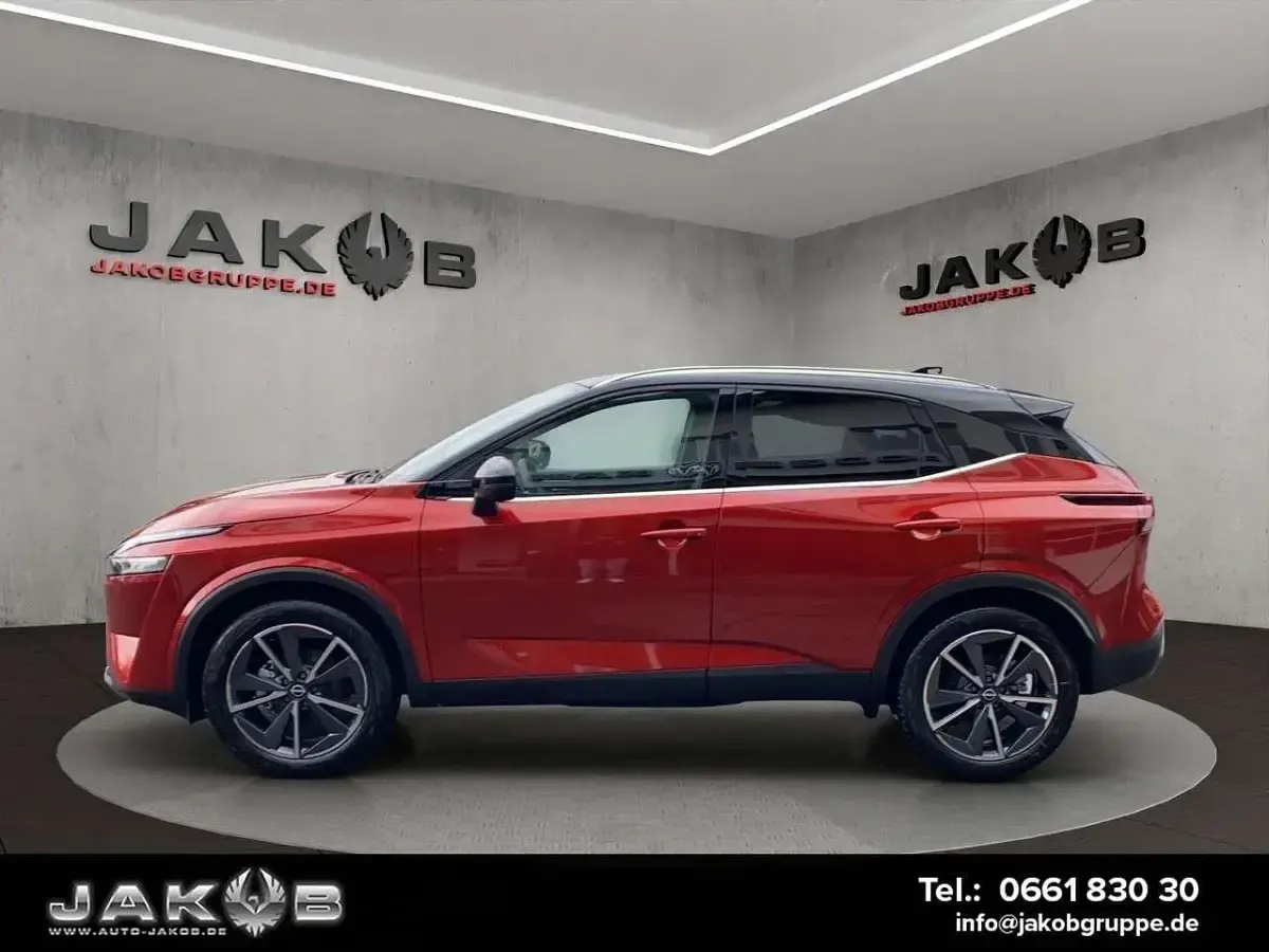 Neu Nissan Qashqai Tekna 158 PS (116 kW) 2025 Fuji sunset red/black SUV