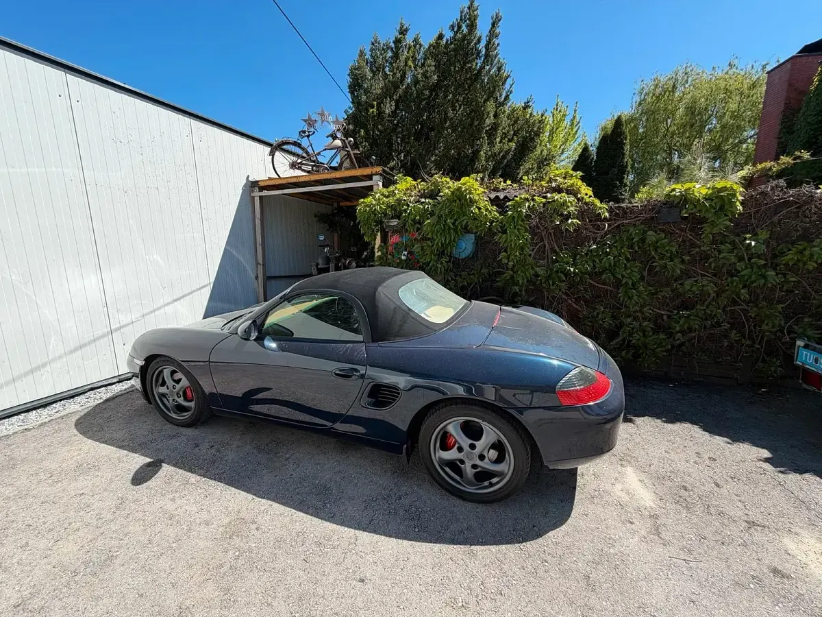 Second-hand Porsche Boxster 220 CP (161 kW) 2000 Albastru Cabrio