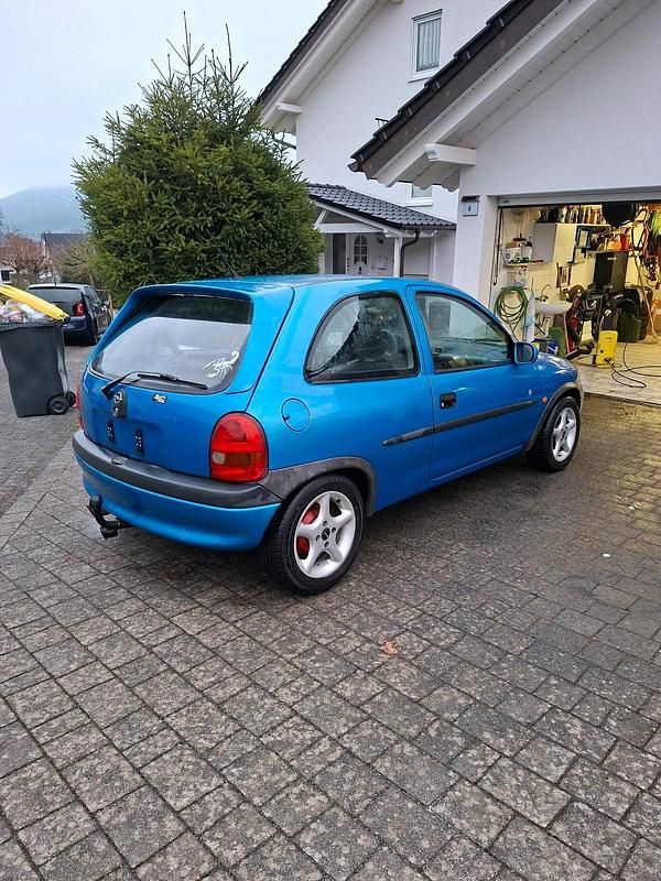 Gebraucht Opel Corsa 106 PS (77 kW) 1998 Blau Kleinwagen