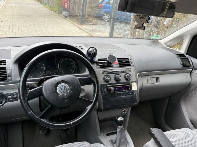 Gebraucht VW Touran 105 PS (77 kW) 2004 Schwarz Van / Kleinbus