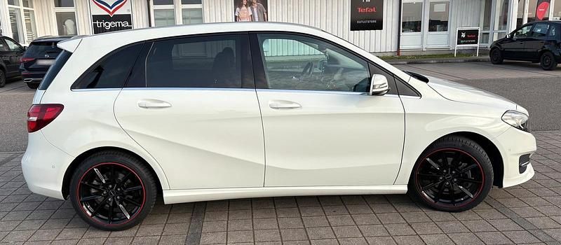 Gebraucht Mercedes B220 170 PS (125 kW) 2018 Weiß Van / Kleinbus