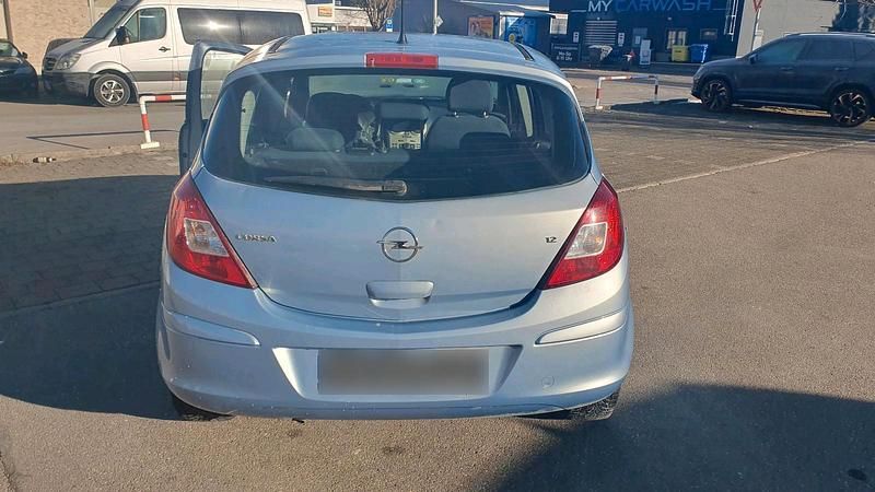 Second-hand Opel Corsa 80 CP (58 kW) 2007 Maro Hatchback