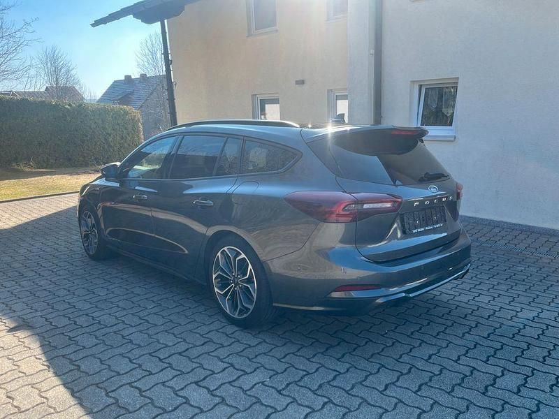 Gebraucht Ford Focus ST-Line X 155 PS (114 kW) 2025 Magneticgrau (metallic) Kombi