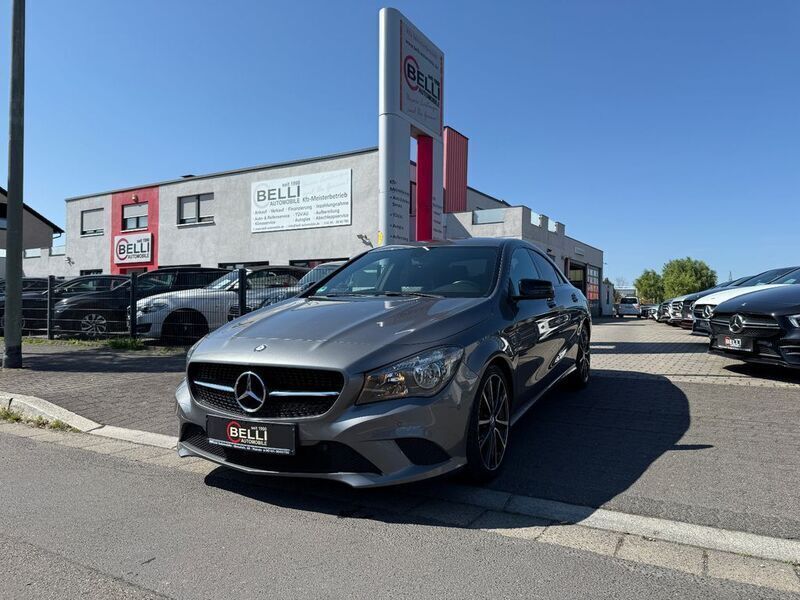 Grau Gebraucht 2014 Mercedes CLA200 Urban Limousine | 14.950 € (Fairer Preis) - Bild 1/4