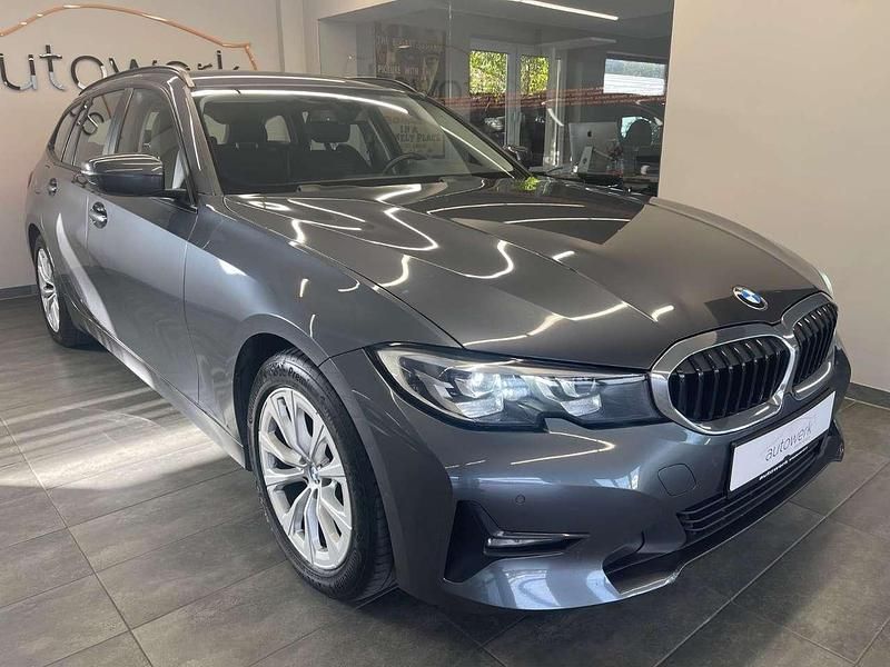 Gebraucht BMW 320 Advantage 190 PS (139 kW) 2021 Grau Kombi