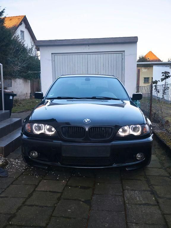 Schwarz Gebraucht 2003 BMW 325 M Sport Limousine | 5.200 € (Fairer Preis) - Bild 1/4