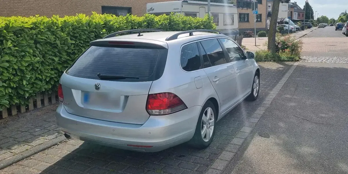 Gebraucht VW Golf VI 105 PS (77 kW) 2010 Silber Kleinwagen