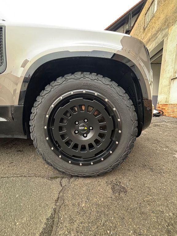 Gebraucht Land Rover Defender SE Dynamic 300 PS (220 kW) 2023 Braun SUV