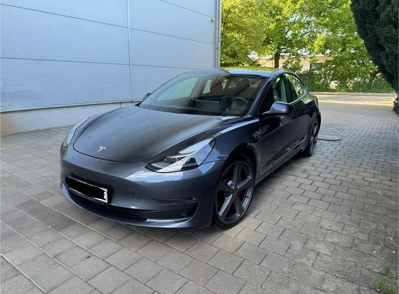 Grau Gebraucht 2021 Tesla Model 3 Performance Limousine | 29.800 € (Fairer Preis) - Bild 1/4