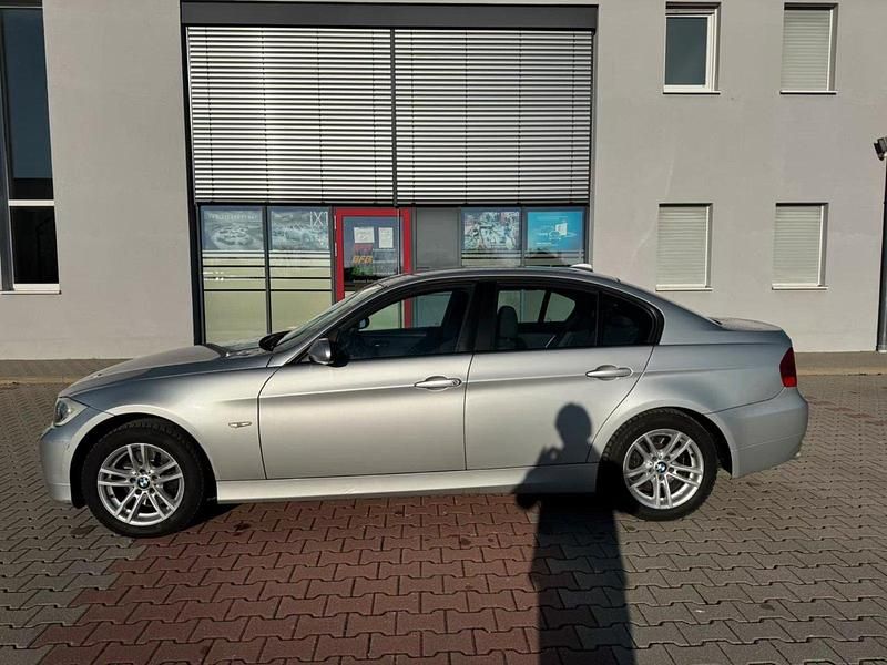 Gebraucht BMW 320 177 PS (130 kW) 2008 Grau Limousine