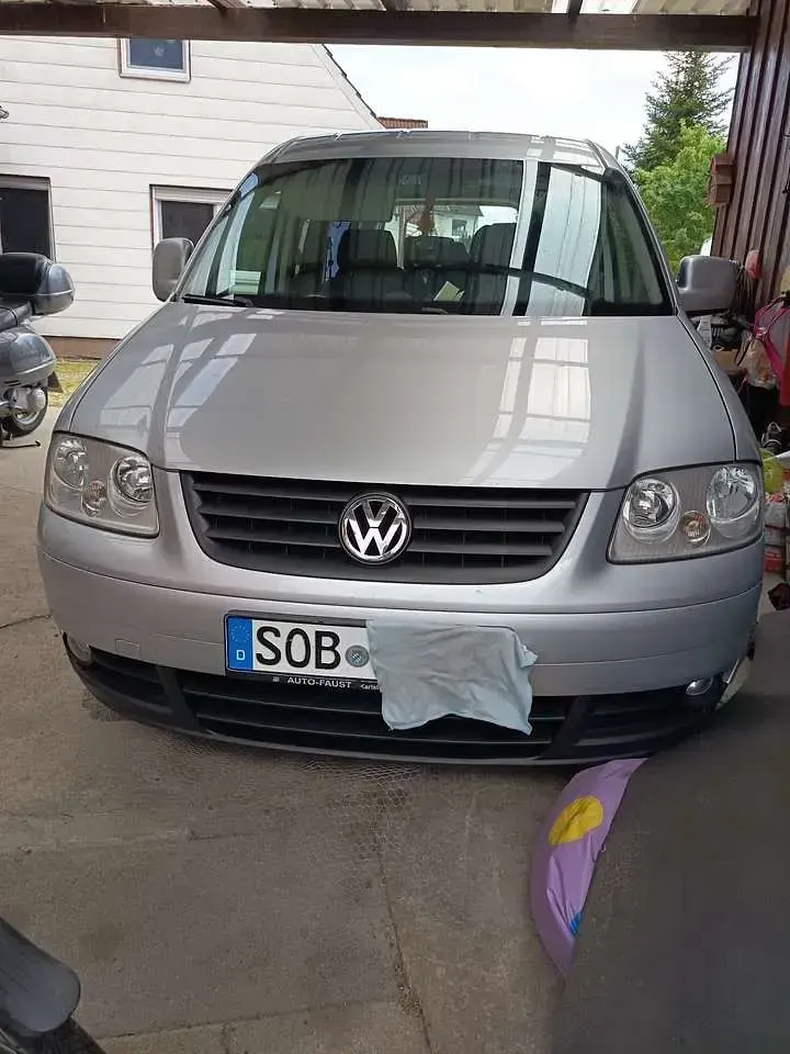 Gebraucht VW Caddy Maxi 105 PS (77 kW) 2009 Silber Van / Kleinbus
