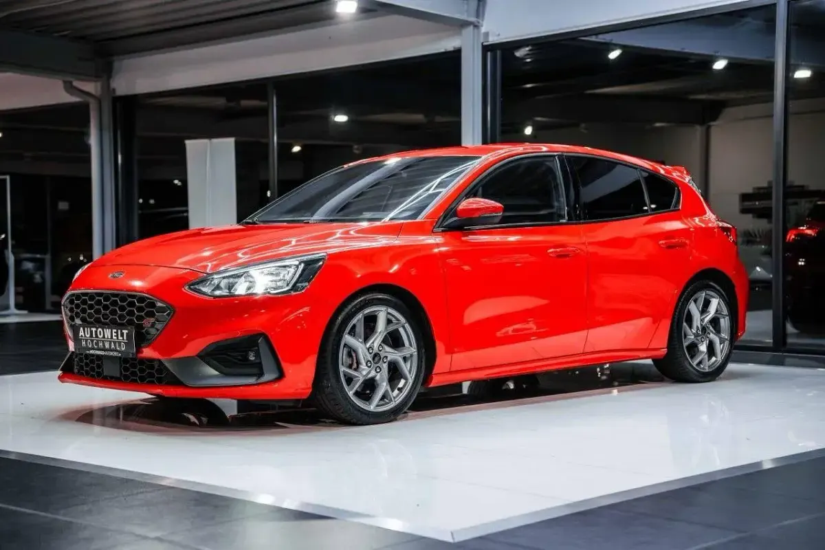 Gebraucht Ford Focus ST 190 PS (139 kW) 2020 Rot Limousine