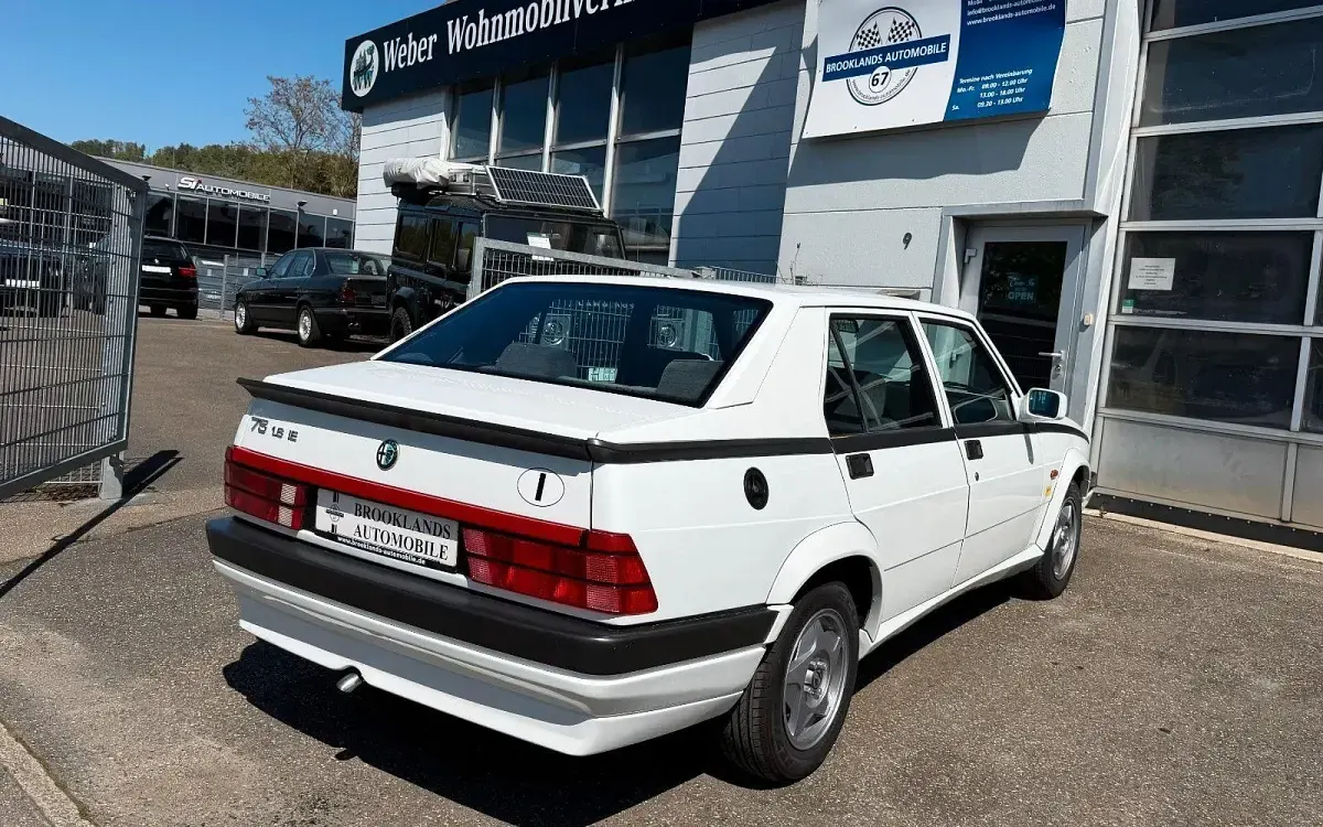 Occasion Alfa Romeo 75 105 ch (77 kW) 1991 Blanc Berline