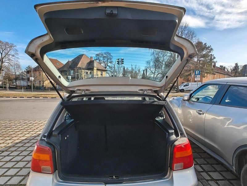 Gebraucht VW Golf III Basis 75 PS (55 kW) 1999 Silber Limousine