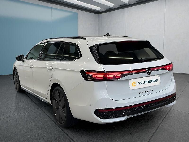 Gebraucht VW Passat 150 PS (110 kW) 2024 Weiß Kombi